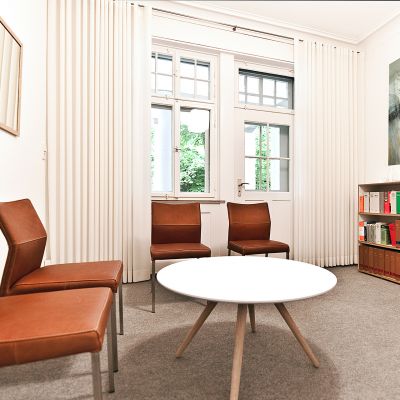 Kanzlei-Wartezimmer-Einrichtungsberatung.jpg